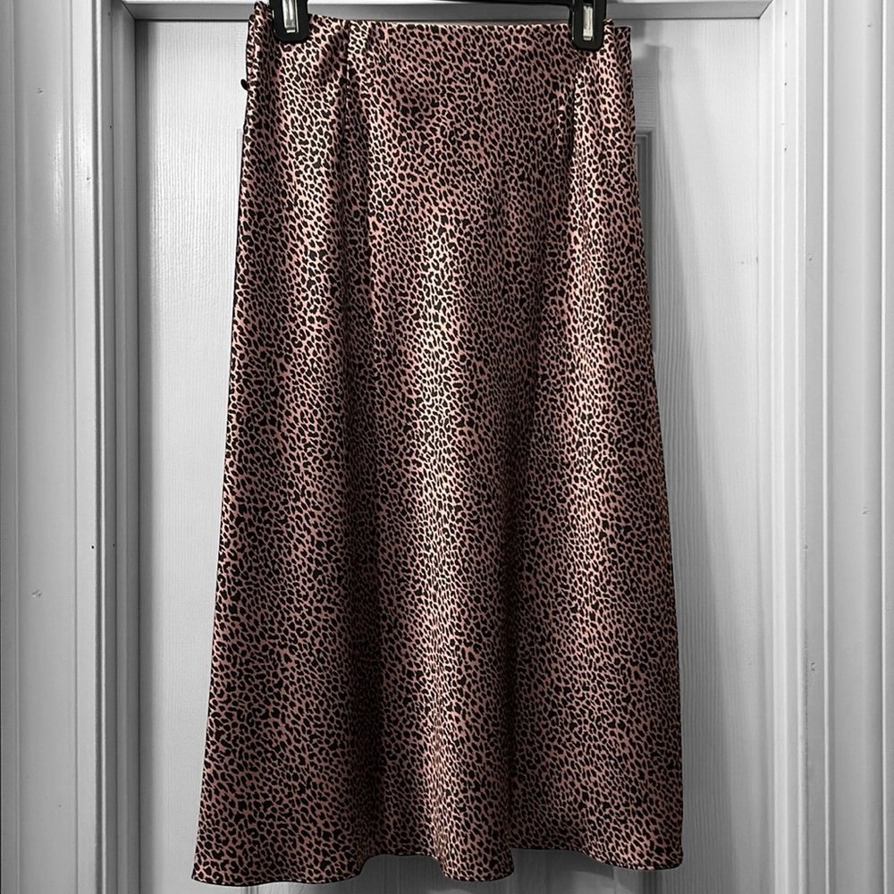 New! Victoria's Secret Leopard Side Slit Satin Skirt - Picture 4 of 10